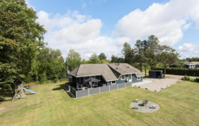 Lovely Home In Humble With Sauna, Humble